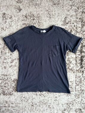 FRAME Boyfriend Fit 100% Supima Cotton Pocket Tee in Navy